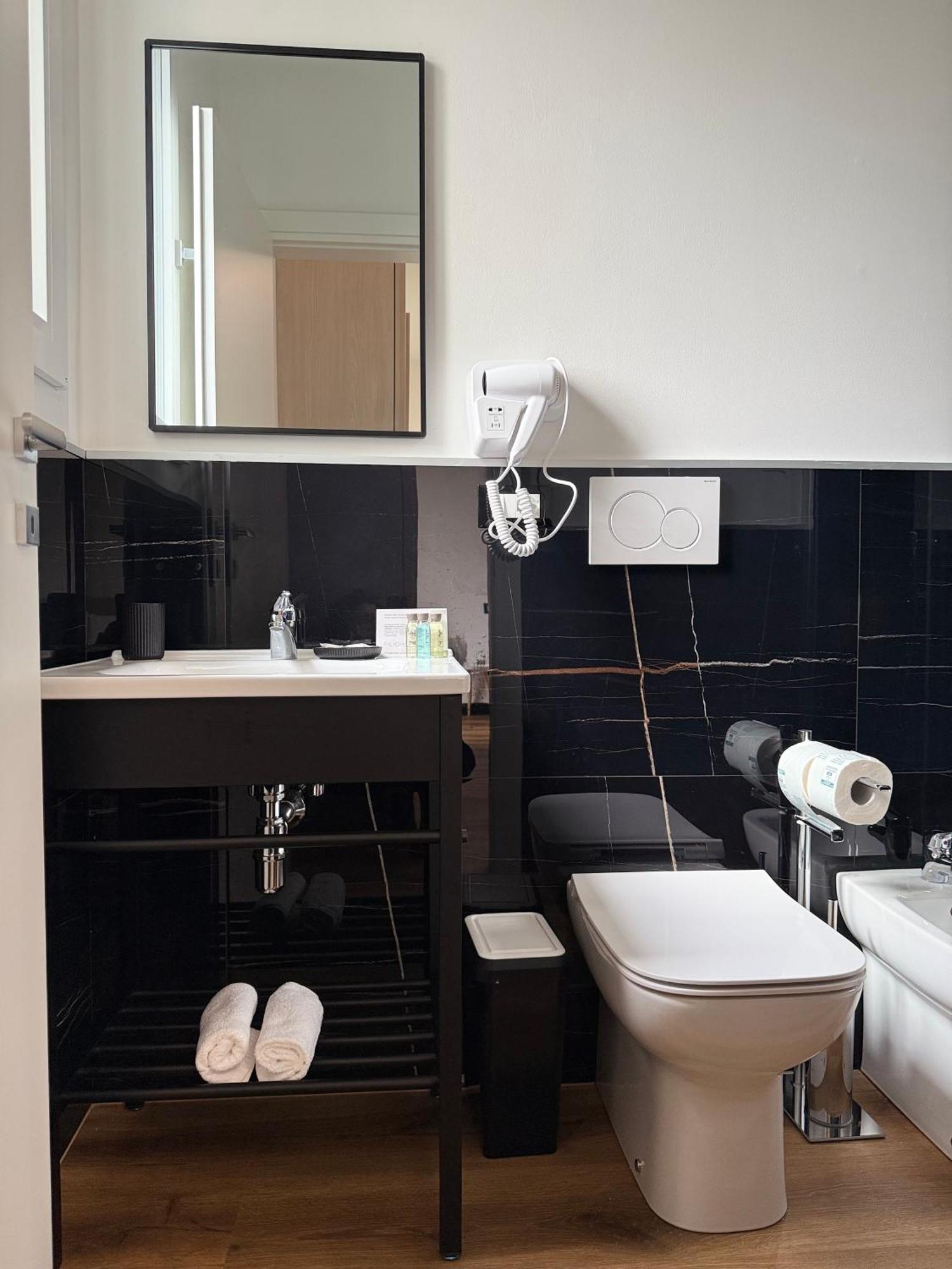 Hotel Infinity House - Eleganza Moderna Tra Treviso E Venezia Casièr Esterno foto